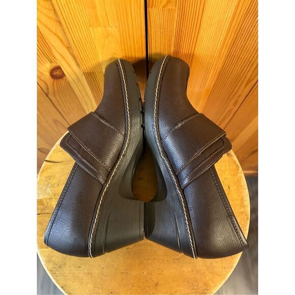 Sofft Euro Soft Womens Leather Clogs Button Detail Brown Sz 9.5M - Picture 6 of 8